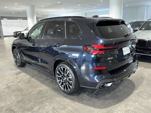 New 2026 BMW X5 sDrive40i w/ M Sport Package RWD image 5