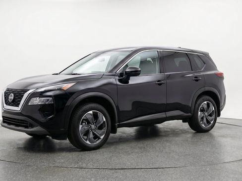 Used 2025 Nissan Rogue SV FWD image 3