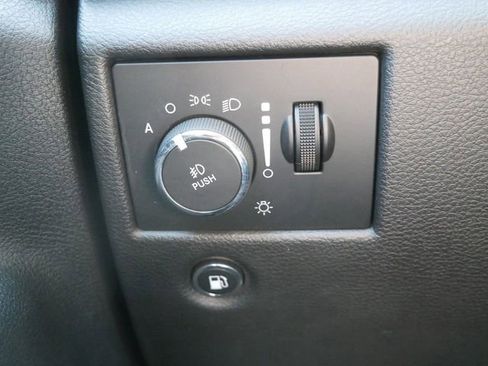 Used 2018 Jeep Grand Cherokee Overland AWD/4WD image 25