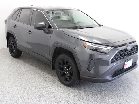 Used 2024 Toyota RAV4 LE FWD image 4