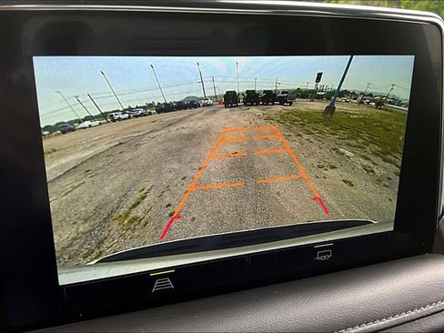 Used 2024 Chevrolet Suburban LT RWD image 14