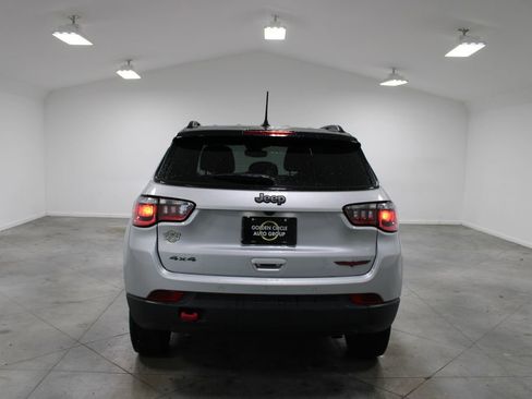 Used 2025 Jeep Compass Trailhawk image 8