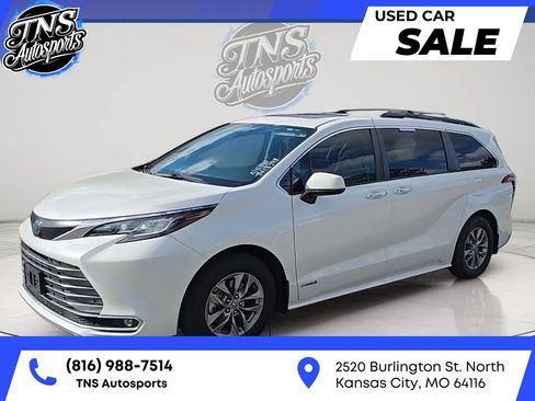 Used 2021 Toyota Sienna XLE FWD image 1