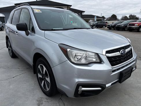 Used 2017 Subaru Forester 2.5i Limited AWD/4WD image 2