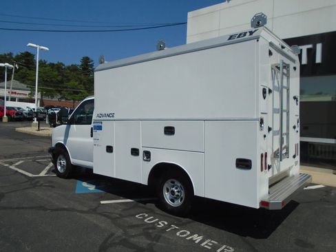 New 2025 GMC Savana 3500 w/ Power Convenience Package image 13