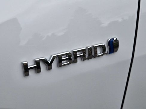 Used 2020 Toyota RAV4 XLE w/ Convenience Package image 37