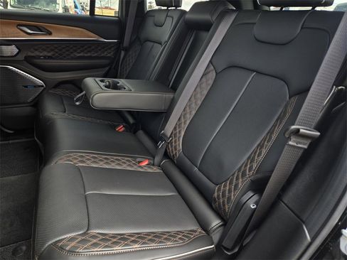 New 2025 Jeep Grand Cherokee Summit image 14