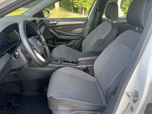 Certified 2025 Volkswagen Jetta Sport FWD image 14