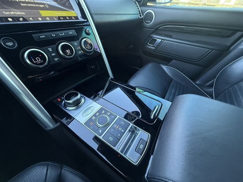 Used 2020 Land Rover Discovery HSE Luxury image 40
