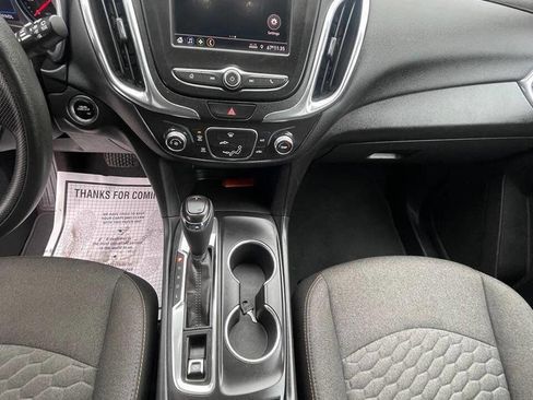 Used 2020 Chevrolet Equinox LT image 2