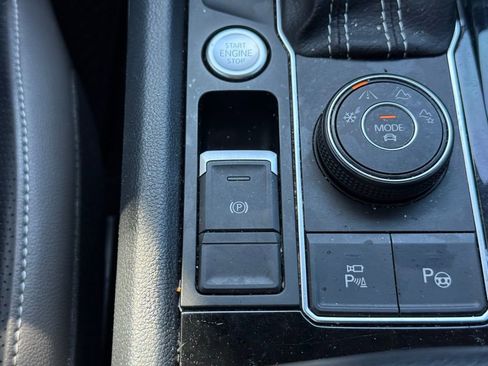 Used 2021 Volkswagen Atlas SEL Premium image 15