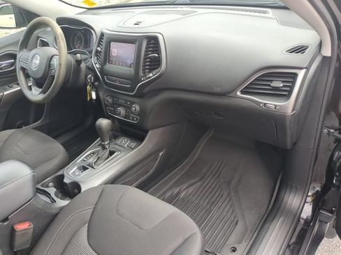 Used 2020 Jeep Cherokee Latitude FWD image 34
