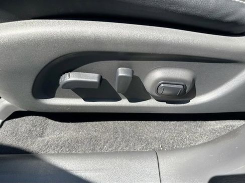 Used 2019 Nissan Pathfinder Platinum image 36