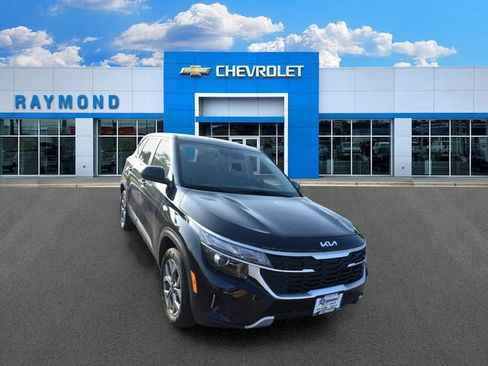Used 2024 Kia Seltos LX AWD/4WD image 9
