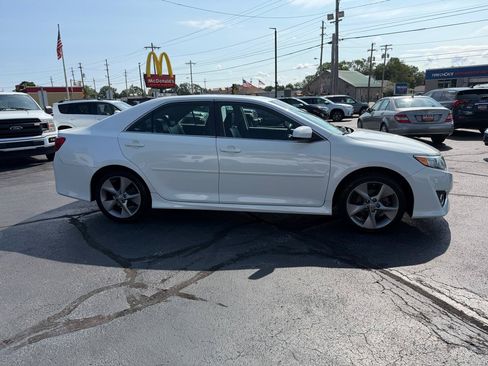 Used 2012 Toyota Camry SE FWD image 5