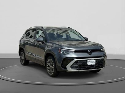 New 2026 Volkswagen Taos SE