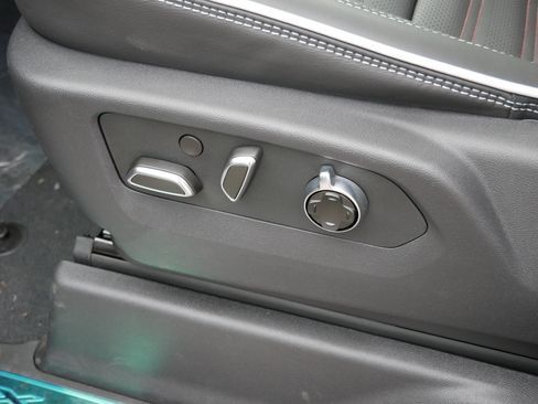 New 2026 GMC Sierra 1500 AT4X w/ LPO, Black Badging Package AWD/4WD image 17
