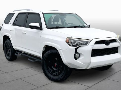 Used 2016 Toyota 4Runner SR5 image 2