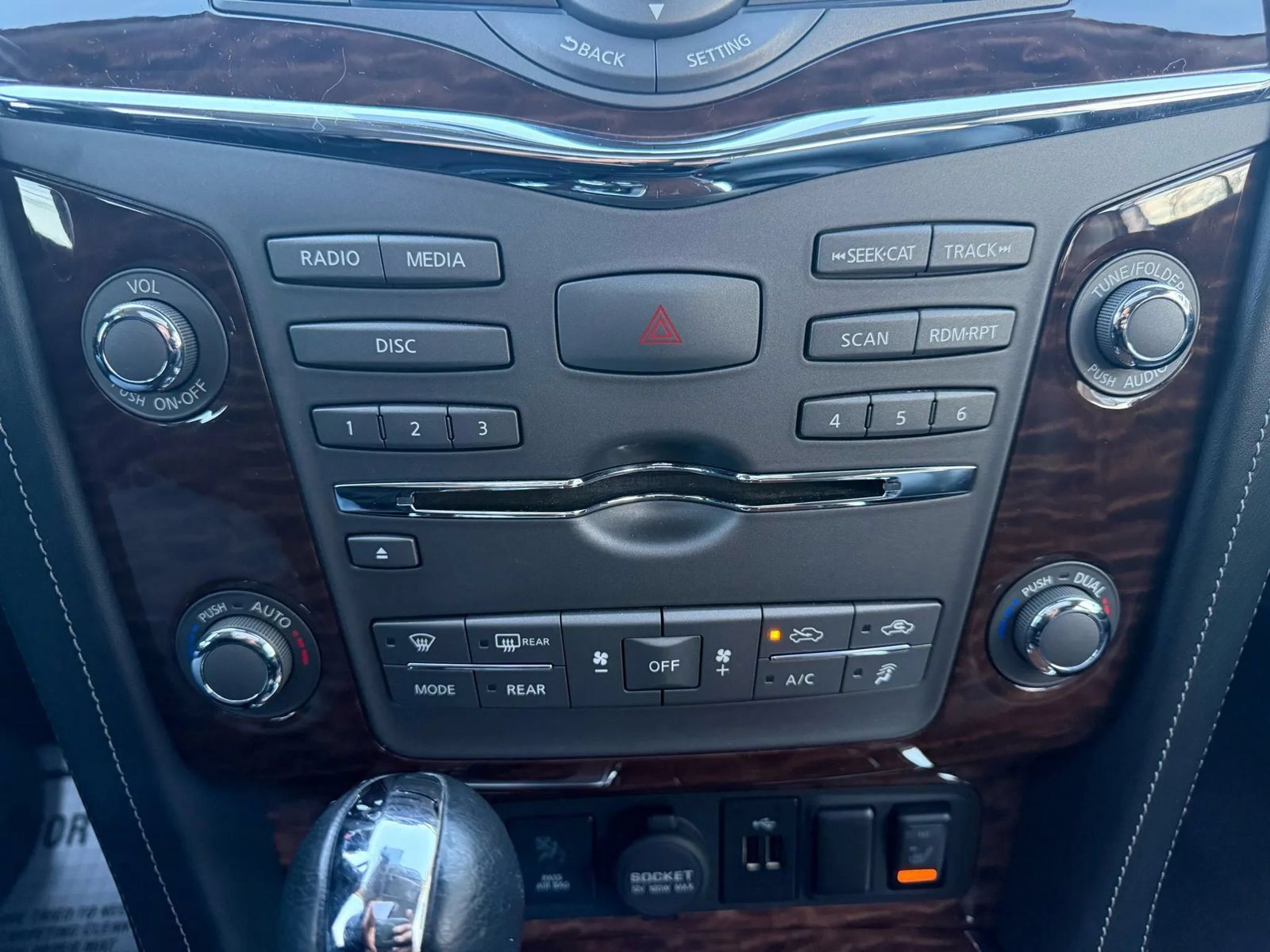 Used 2020 Nissan Armada SL w/ Premium Package AWD/4WD image 27