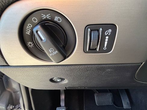 Used 2020 Dodge Durango SXT w/ 3rd Row Seating Group image 12