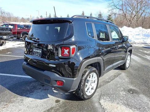 Certified 2021 Jeep Renegade Latitude image 24