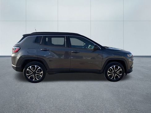 Certified 2023 Jeep Compass Limited image 8