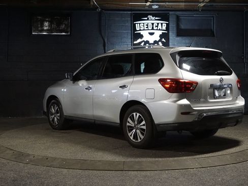 Used 2017 Nissan Pathfinder S AWD/4WD image 4