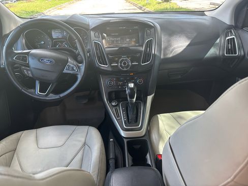 Used 2015 Ford Focus Titanium w/ Titanium Technology Package image 9
