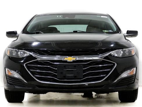 Used 2023 Chevrolet Malibu LT image 2