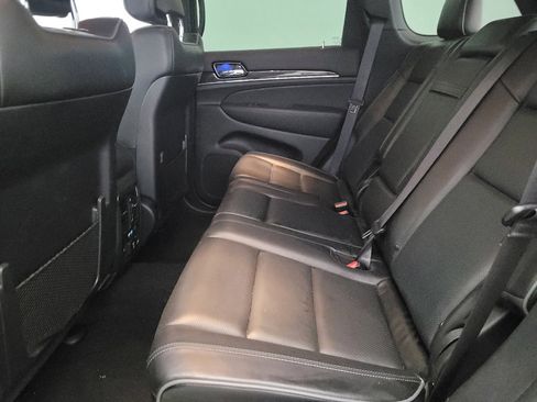 Used 2019 Jeep Grand Cherokee Overland image 18