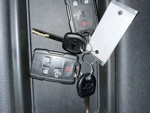 Used 2023 Chevrolet Silverado 2500 LT w/ Snow Plow Prep/Camper Package image 26