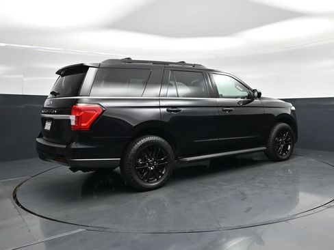Used 2024 Ford Expedition XLT AWD/4WD image 28