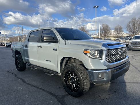 Used 2018 Toyota Tundra SR5 w/ TRD Off Road Package image 7