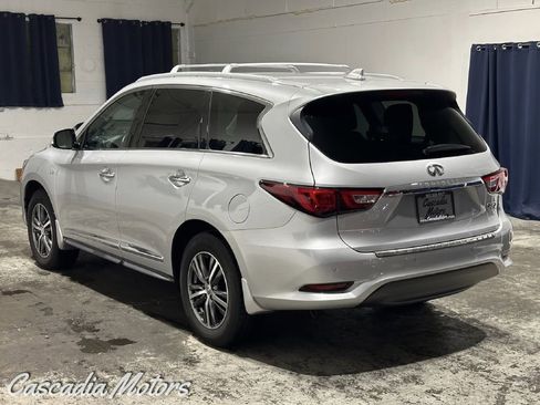 Used 2017 INFINITI QX60 Luxe w/ Premium Plus Package image 6