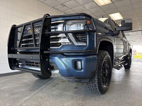 Used 2024 Chevrolet Silverado 2500 High Country w/ High Country Premium Package AWD/4WD image 25