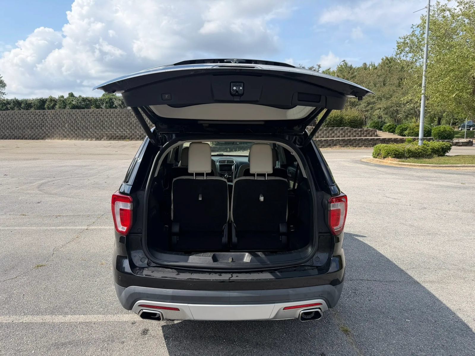 Used 2016 Ford Explorer Platinum AWD/4WD image 8