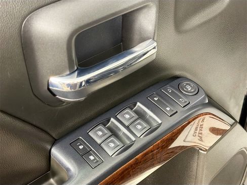 Used 2018 GMC Sierra 2500 SLE image 16