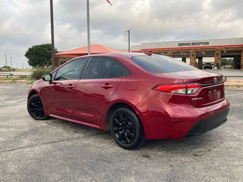 Used 2024 Toyota Corolla LE FWD image 5