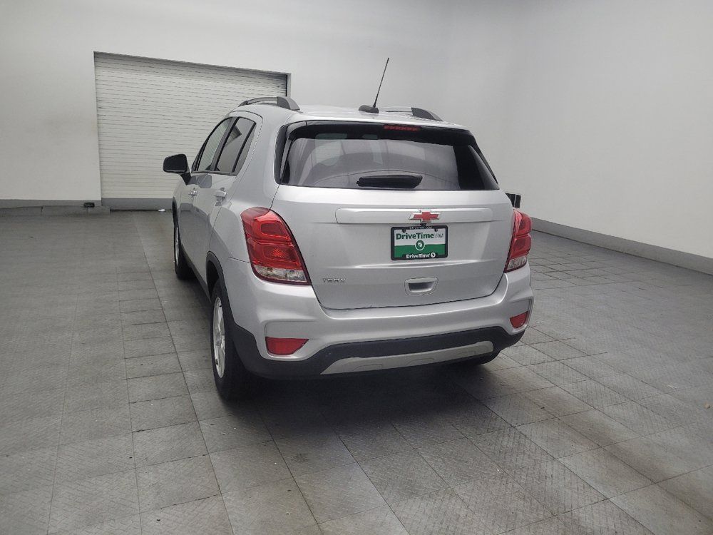 Used 2022 Chevrolet Trax LT w/ LT Convenience Package FWD image 5