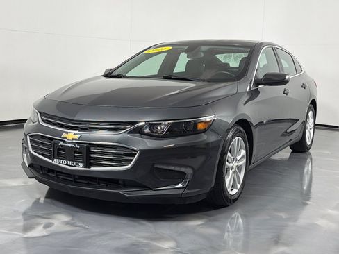 Used 2016 Chevrolet Malibu LT w/ Leather Package FWD image 9