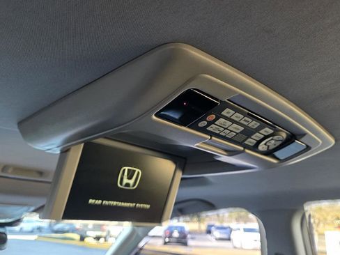 Used 2017 Honda Pilot Touring image 12