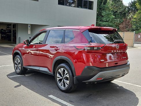 Certified 2023 Nissan Rogue SV image 4