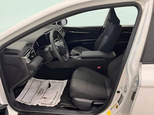 Used 2025 Toyota Camry LE FWD image 12