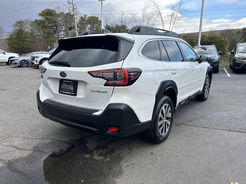 Used 2025 Subaru Outback Premium AWD/4WD image 3