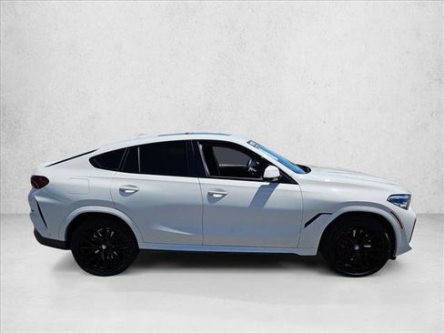Used 2021 BMW X6 xDrive40i w/ M Sport Package AWD/4WD image 4