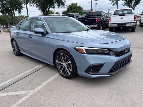 Used 2024 Honda Civic Touring image 3