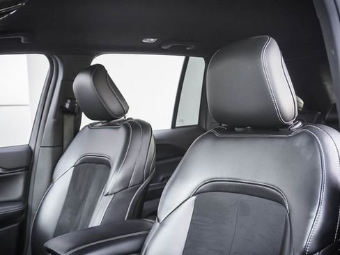 Used 2023 Jeep Grand Cherokee Altitude image 10