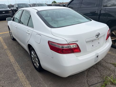 Used 2007 Toyota Camry XLE FWD image 10