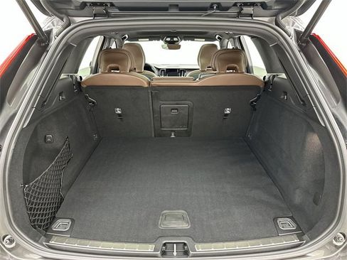 Certified 2024 Volvo XC60 T8 Plus w/ Protection Package Premier image 24