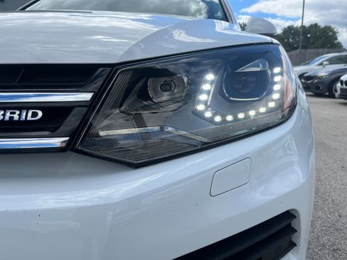 Used 2012 Volkswagen Touareg Hybrid image 36